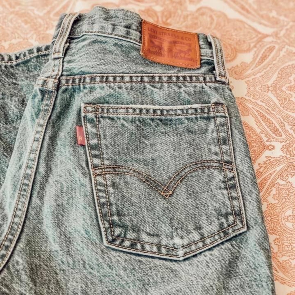 LEVIS HIGH WAISTED WEDGIE JEANS